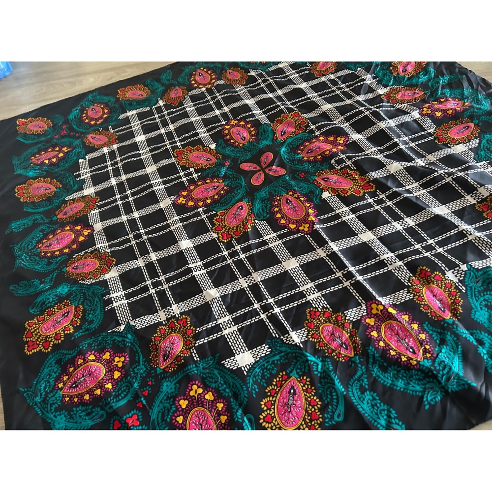 Vintage Diane von Furstenberg 100% Silk Square Scarf Paisley 42x42 Artsy Boho - Picture 8 of 9